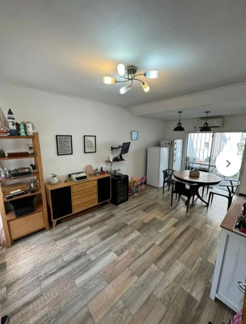 IMPECABLE Y LUMINOSO DUPLEX EN VENTA. VILLA SARMIENTO