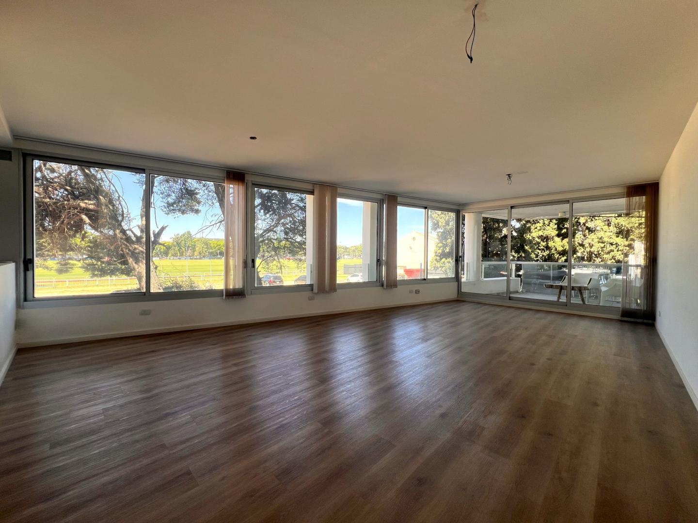 Espectacular vista al Polo! 3 dorm, dependencia, amenities!