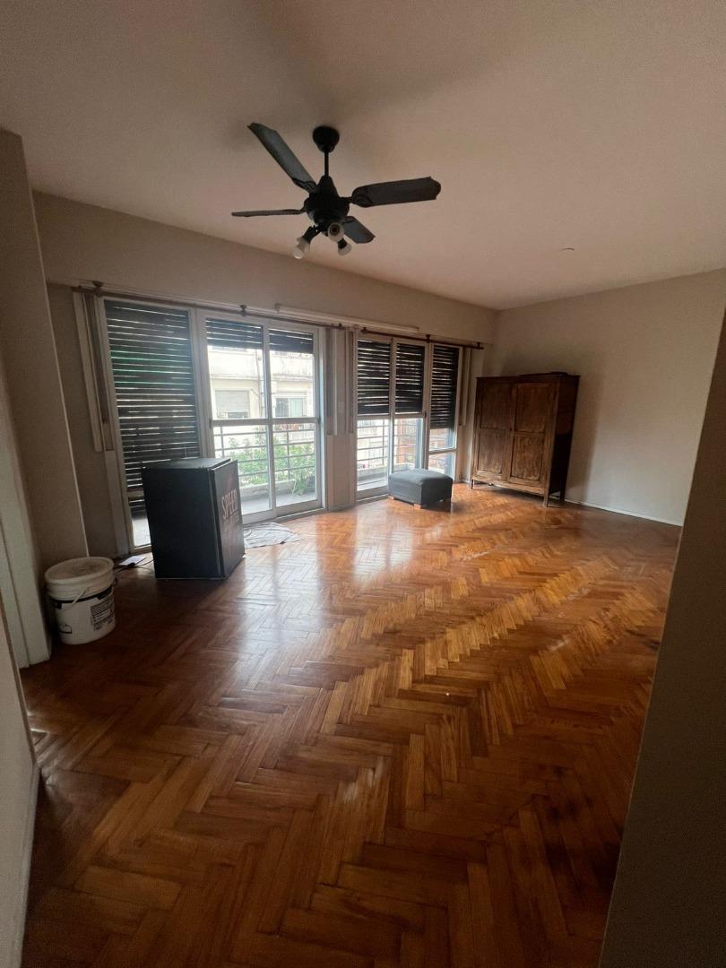 Monoambiente divisible con balcón