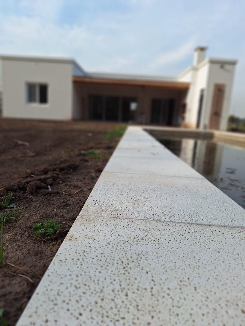 Casa 4 ambientes con 3 baños