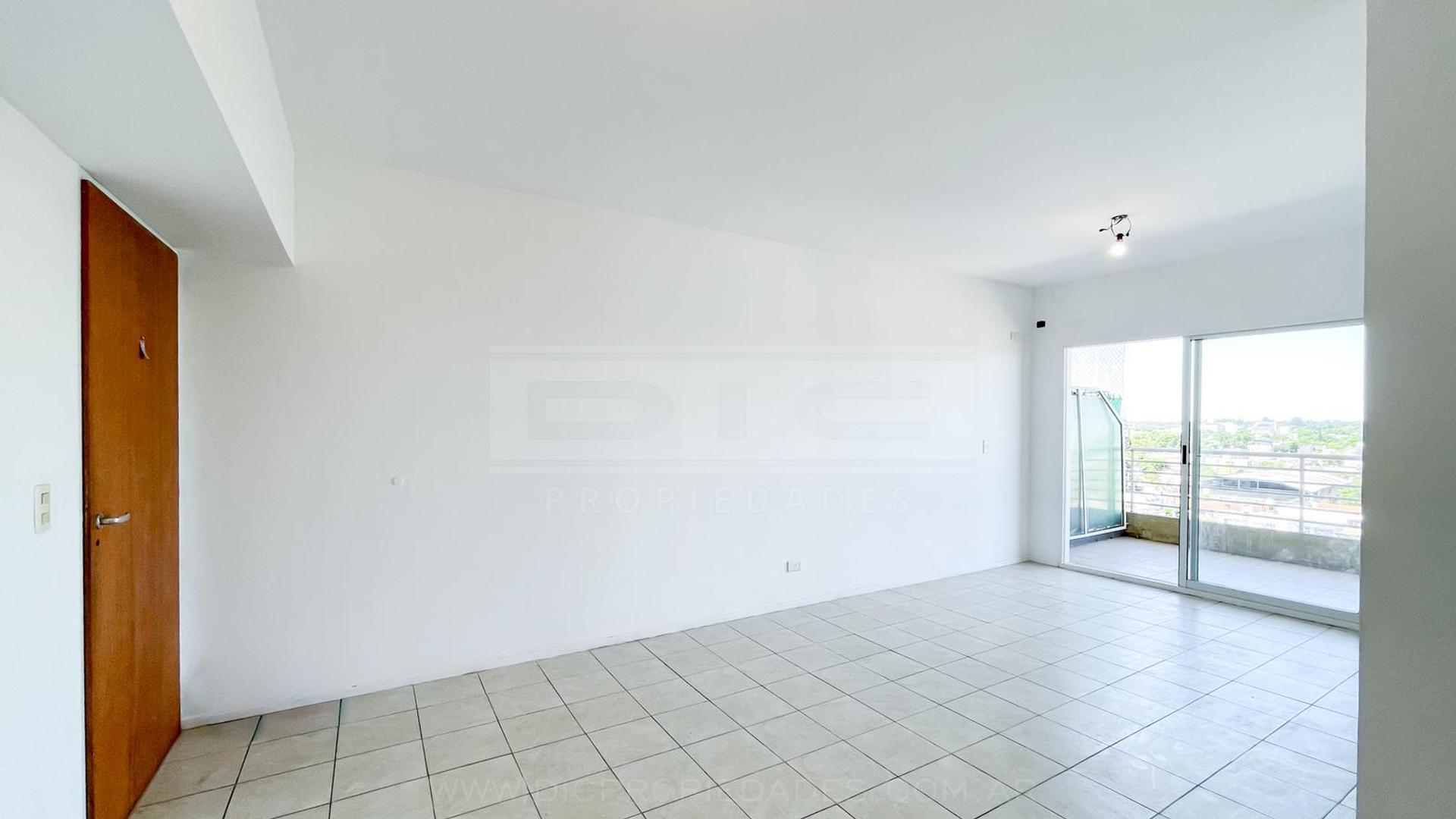 Tucuman  al 800 entre Alsina y 11 de Septiembre