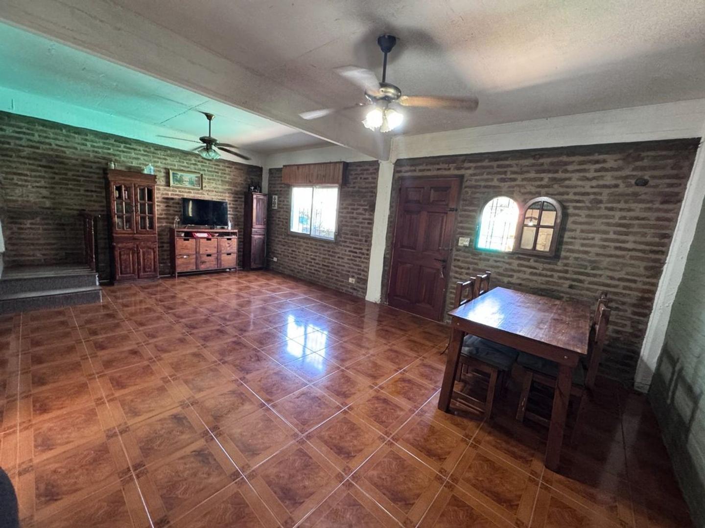 CASA A 200 MTS PLAZA GARIN