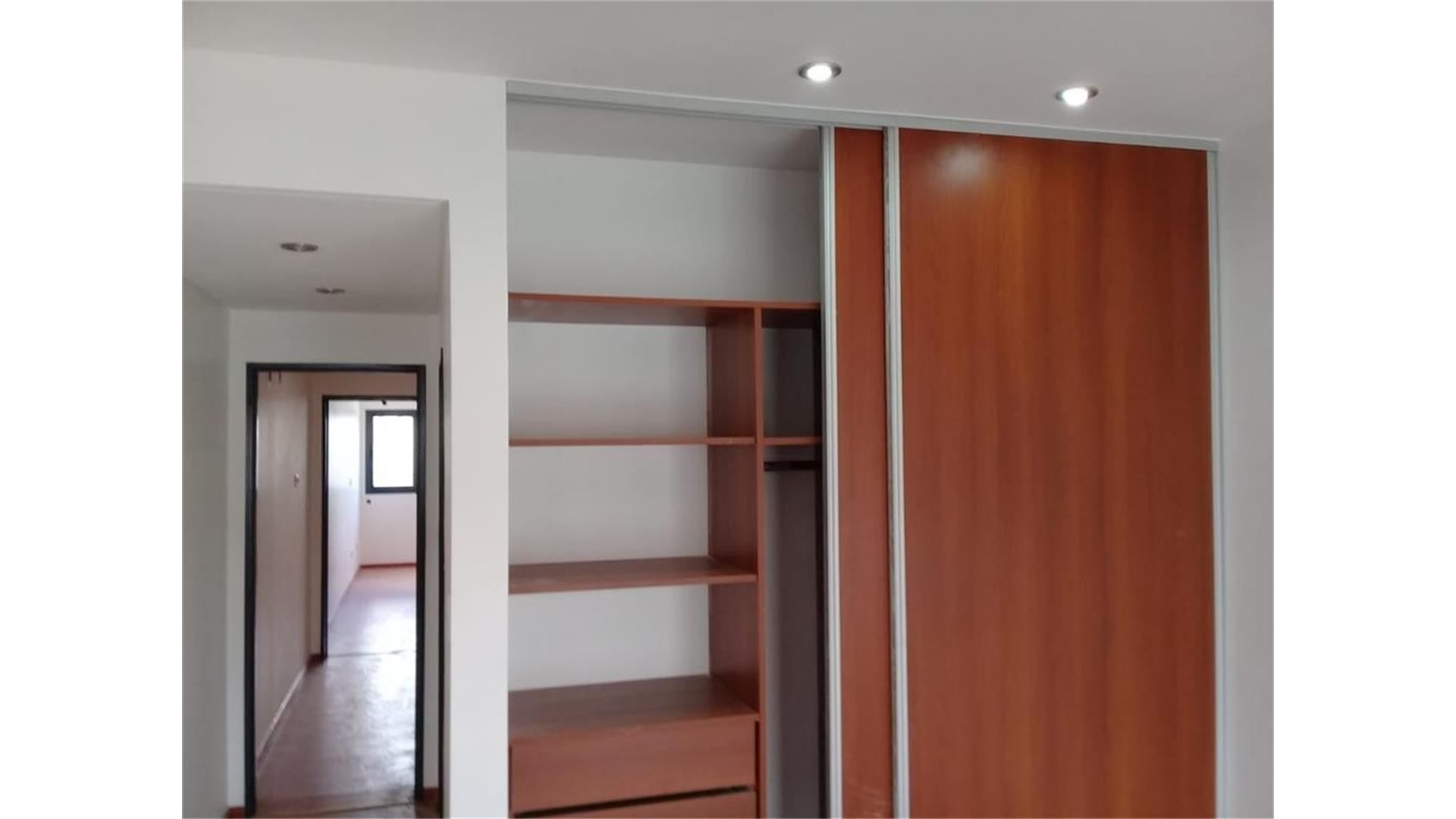 Depto Tipo Casa 4 ambientes con 2 baños