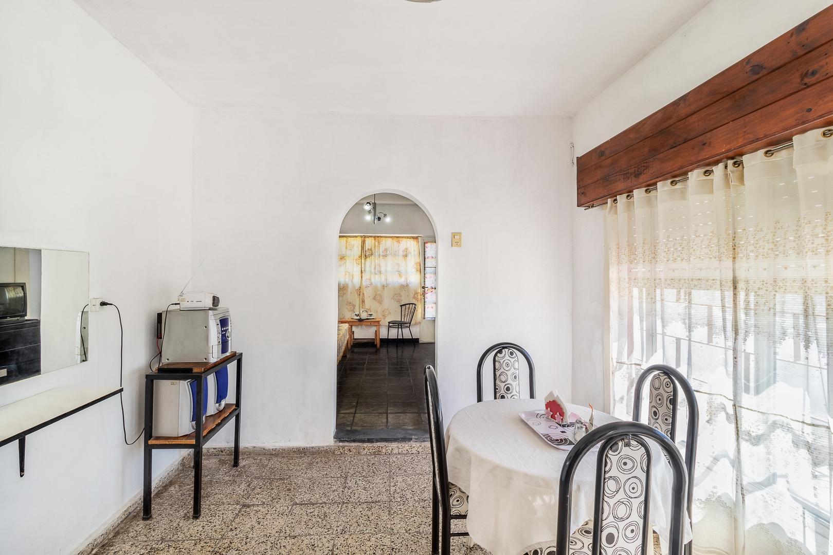 Casa 4 ambientes con 3 baños