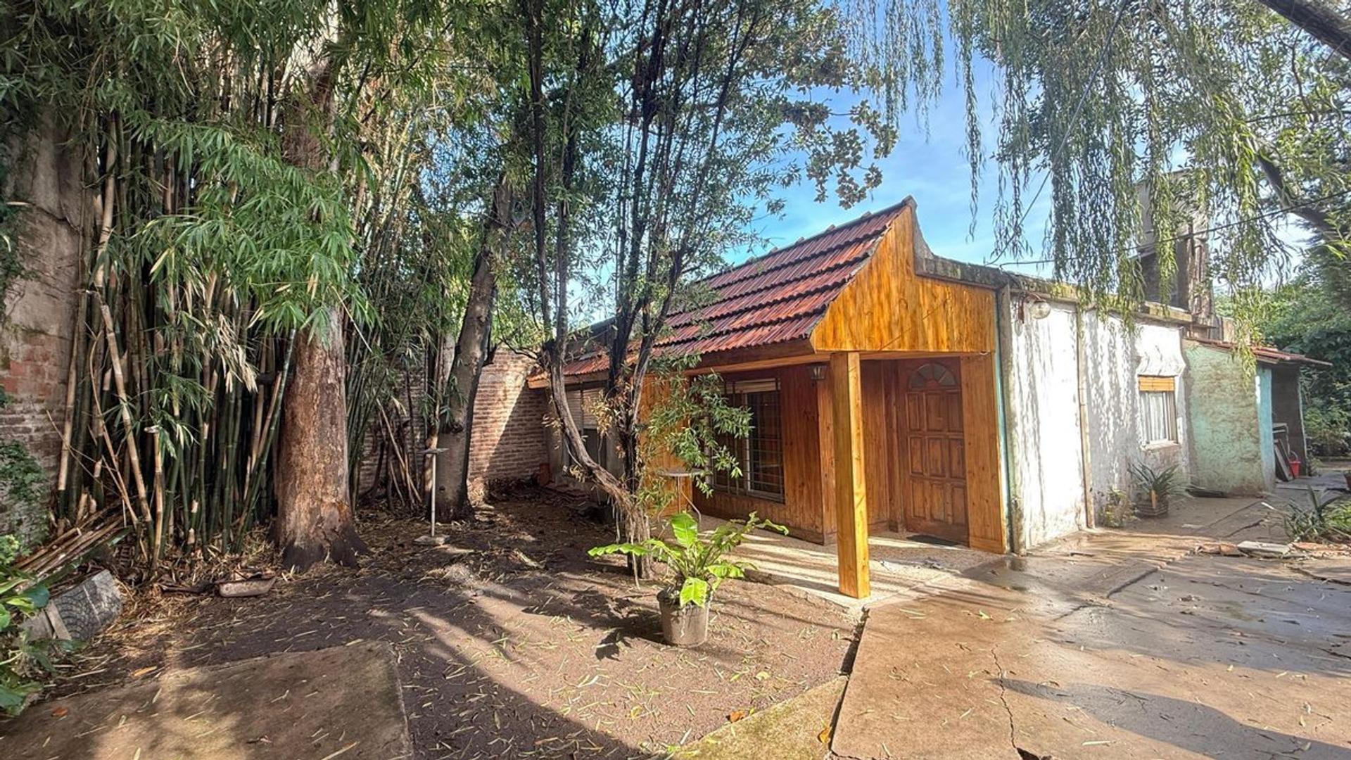 VENTA CASA 4 AMB LOTE PROPIO JARDIN R. DE ESCALADA