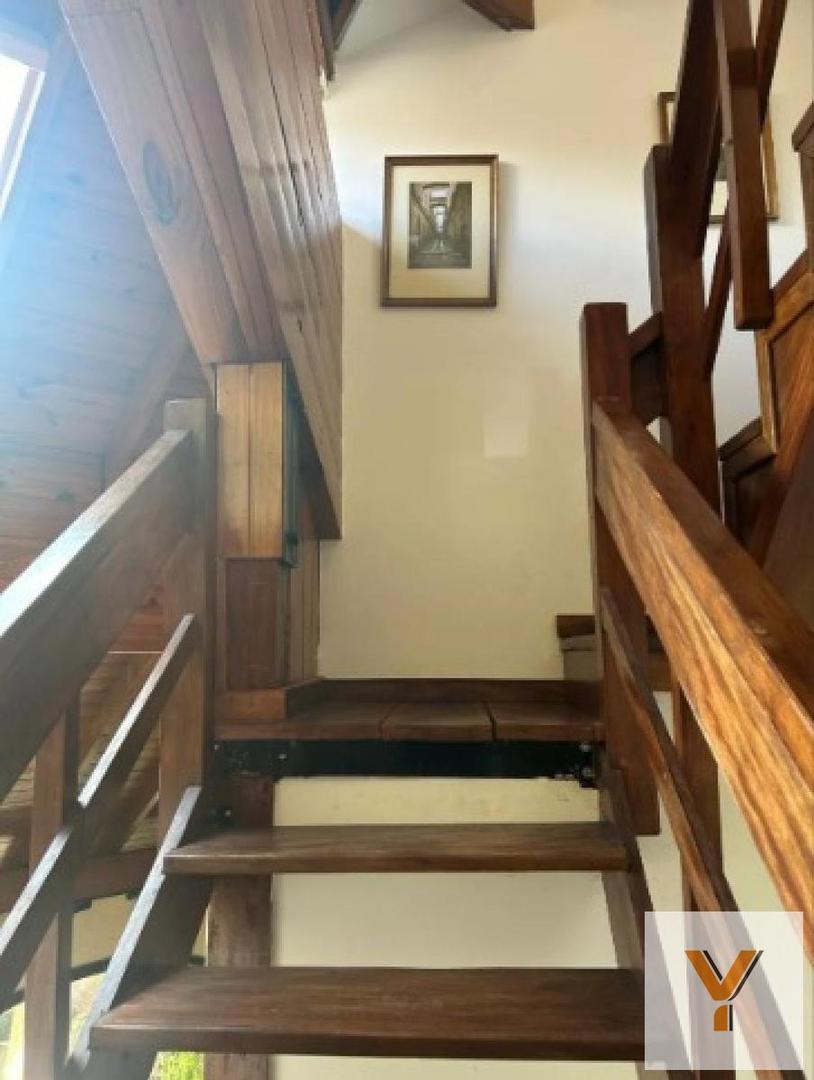 Casa 6 ambientes con 2 baños