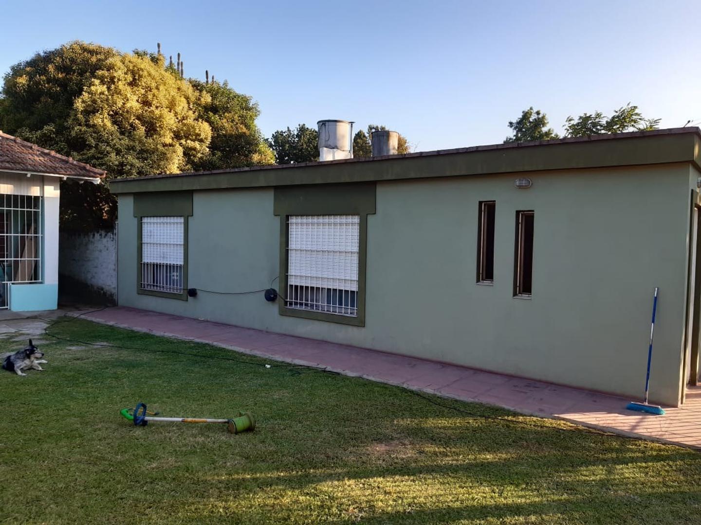 Casa en Venta con 2 cocheras