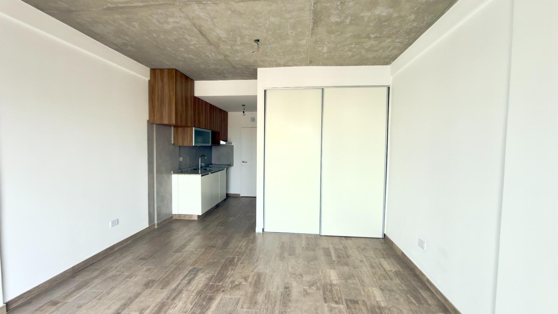 Venta depto mono con balcón aterrazado en Parque Avellaneda