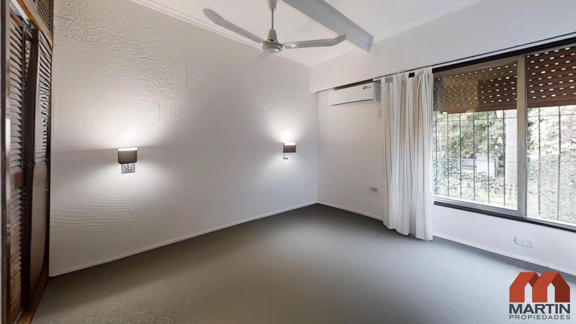 Casa en venta San Isidro, 5 amb   estudio independiente