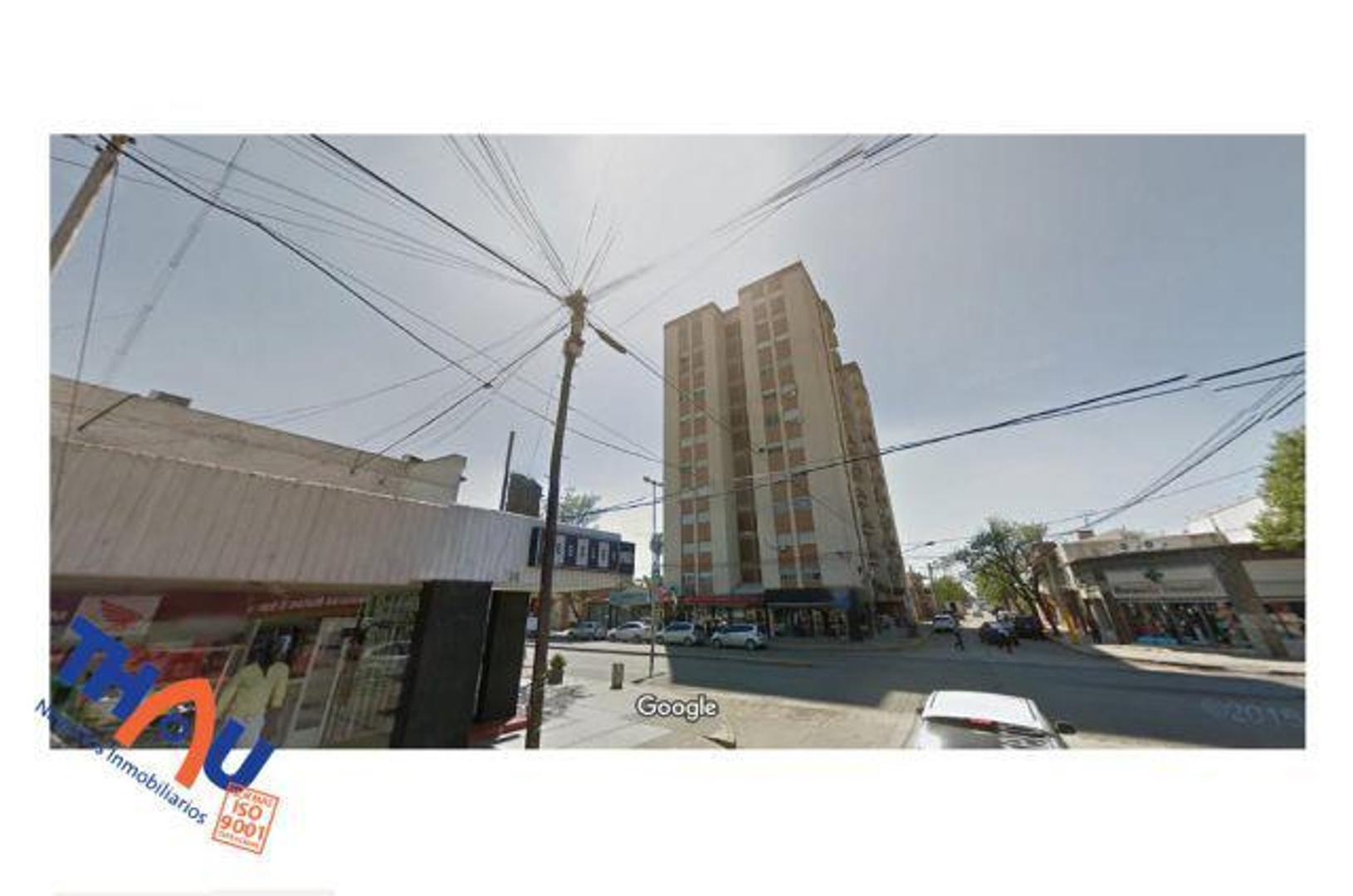 Departamento de 3 dormitorios, living comedor con salida al balcón orientado al norte, cocina con la