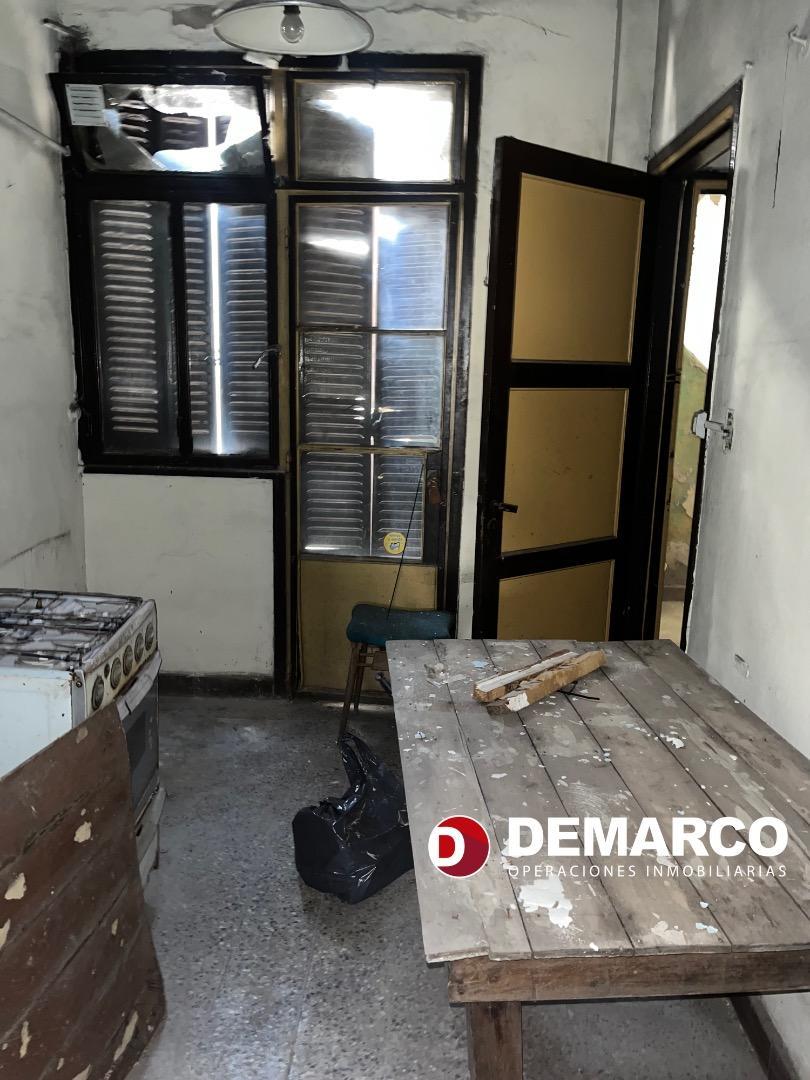 CASA S/LOTE PROPIO. (2 P.H EN BLOCK) + LOCAL COMERCIAL