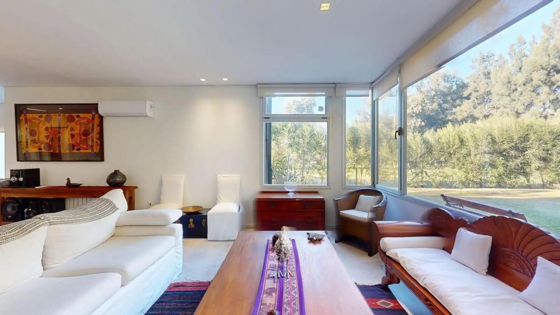 Casa 4 ambientes con 3 baños