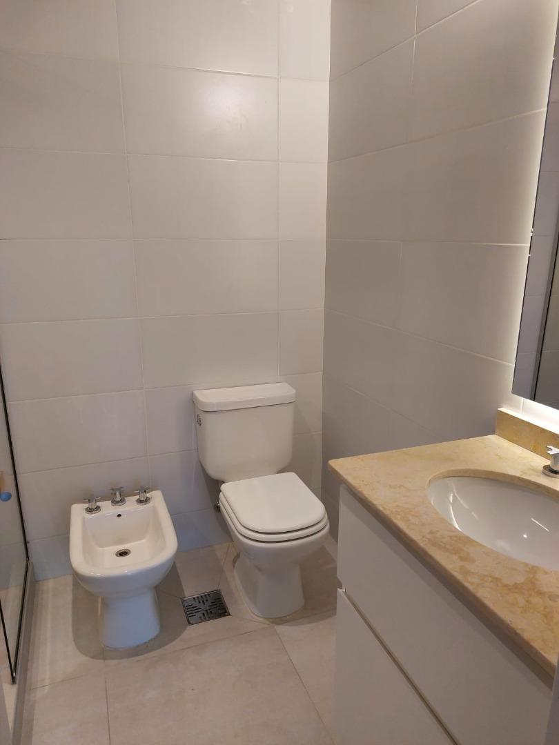 Ameghino 300, Piso 1