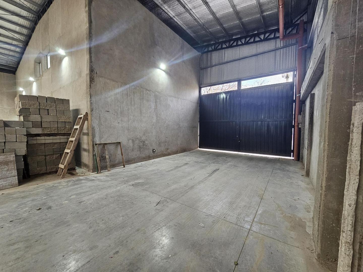 Galpon en Venta en Villa Sarmiento, USD 890.000