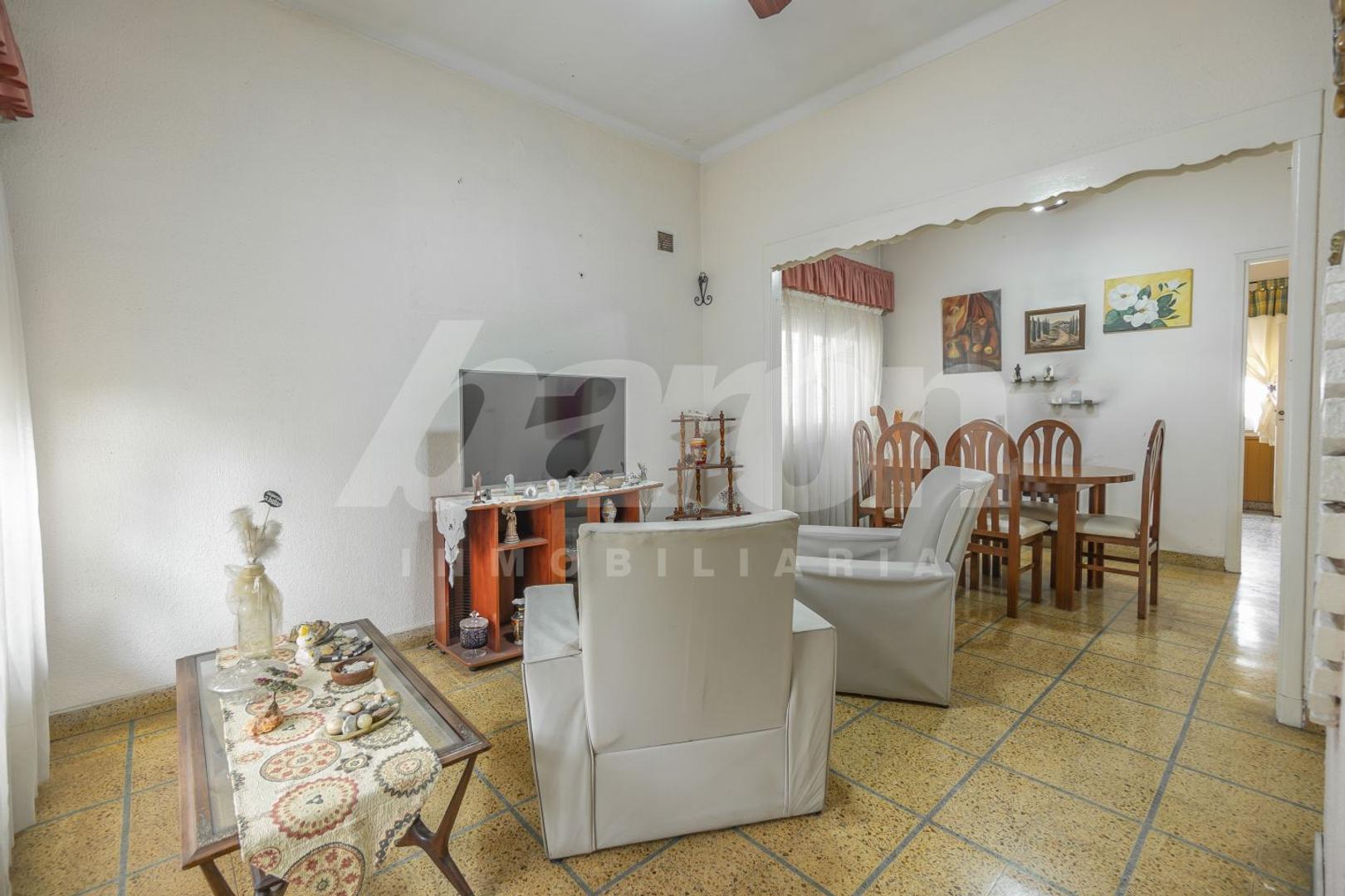 Casa en Venta en Temperley, USD 118.000