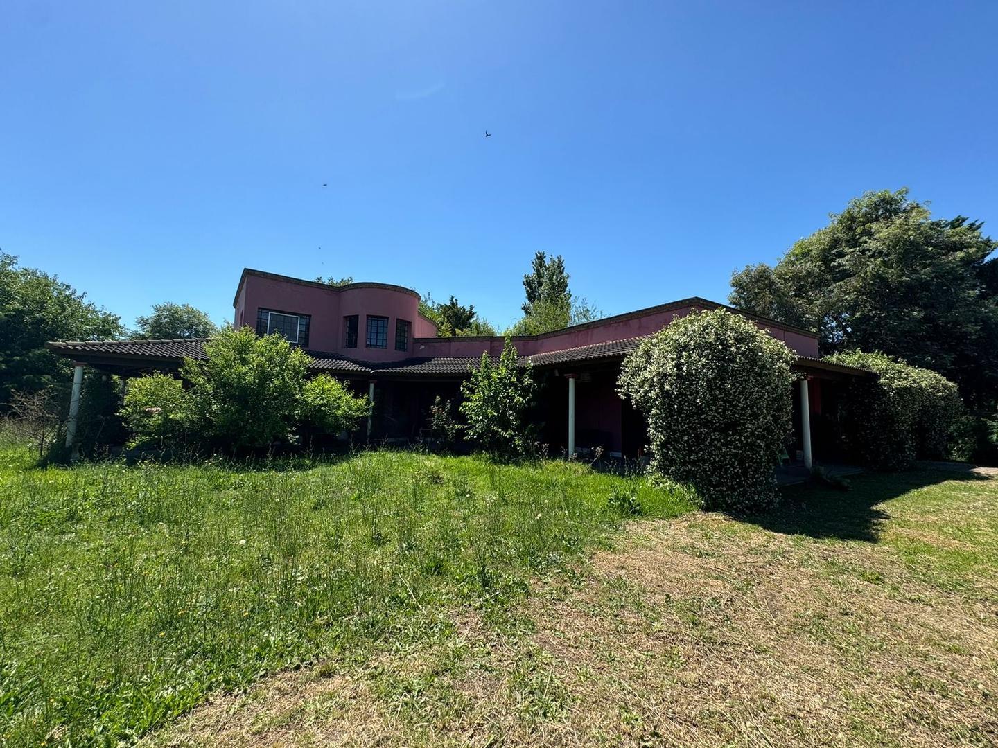 Quinta con casa de invitados y varias dependencias RETASADA!