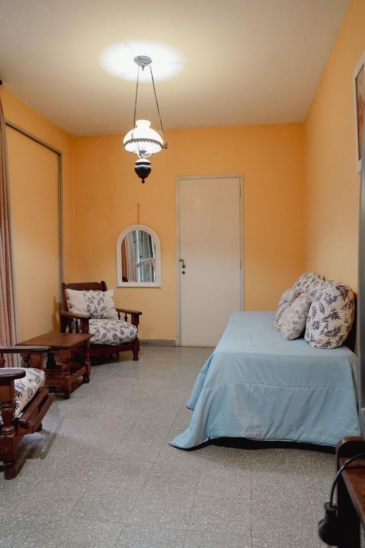 VENTA - CASA 3 HABITACIONES, PILETA Y DEPENDENCIA