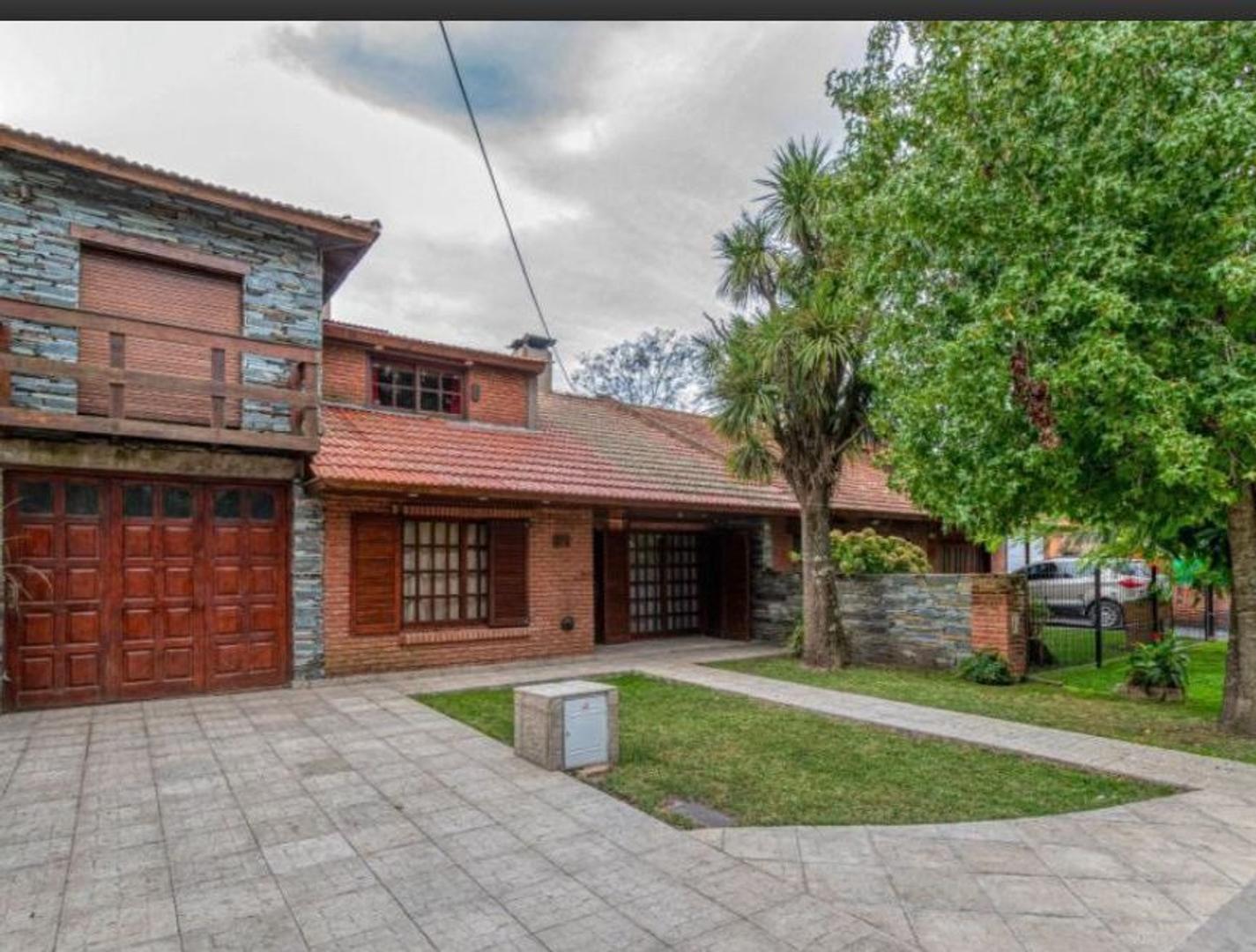 Chalet de 5 amb con garage Barrio La Florida