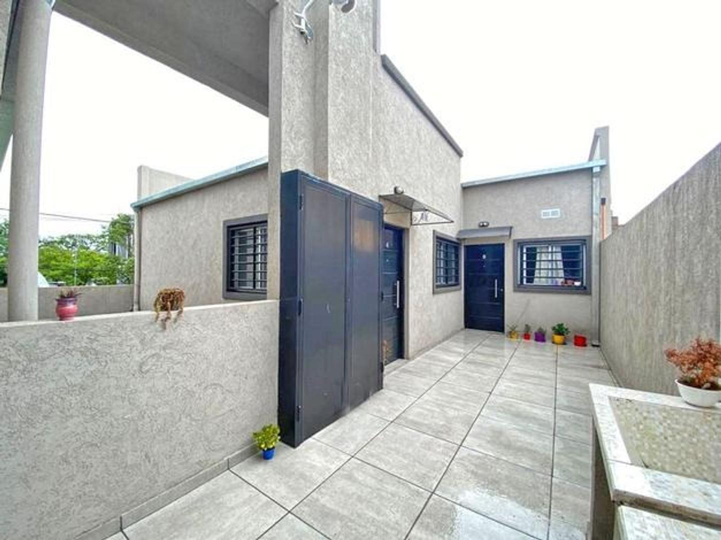 12 De Febrero 500, Piso 1