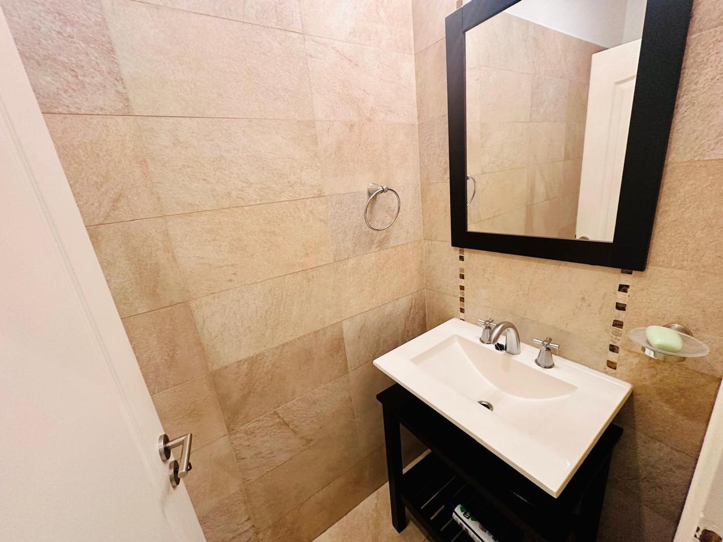 Casa 6 ambientes con 4 baños