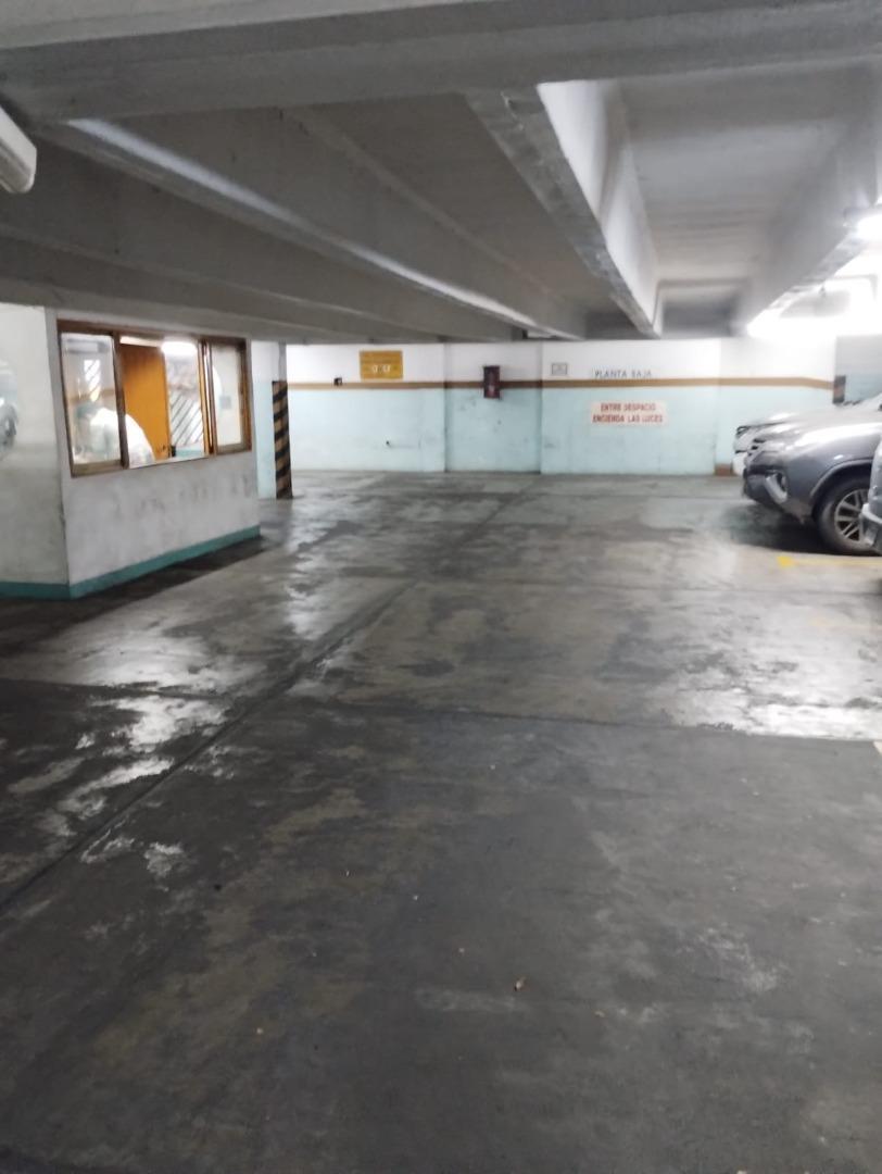 Cochera cubierta centro de las lomitas