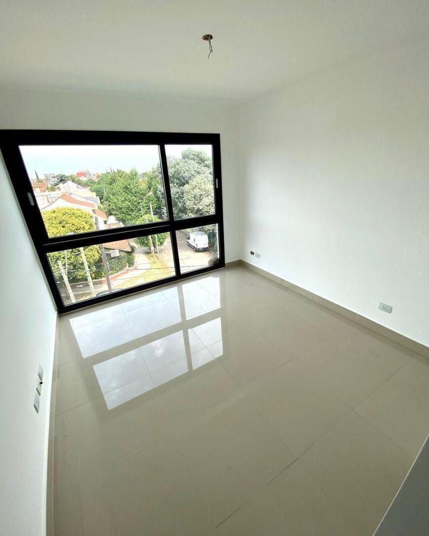 Departamentos dos ambientes de categoría, con cochera y parrrilla, en alquiler en Complejo Vilanova