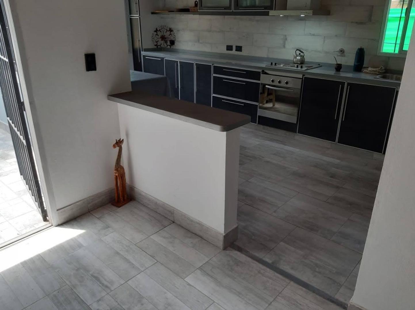 Casa en Venta en Villa Gobernador Udaondo, USD 250.000