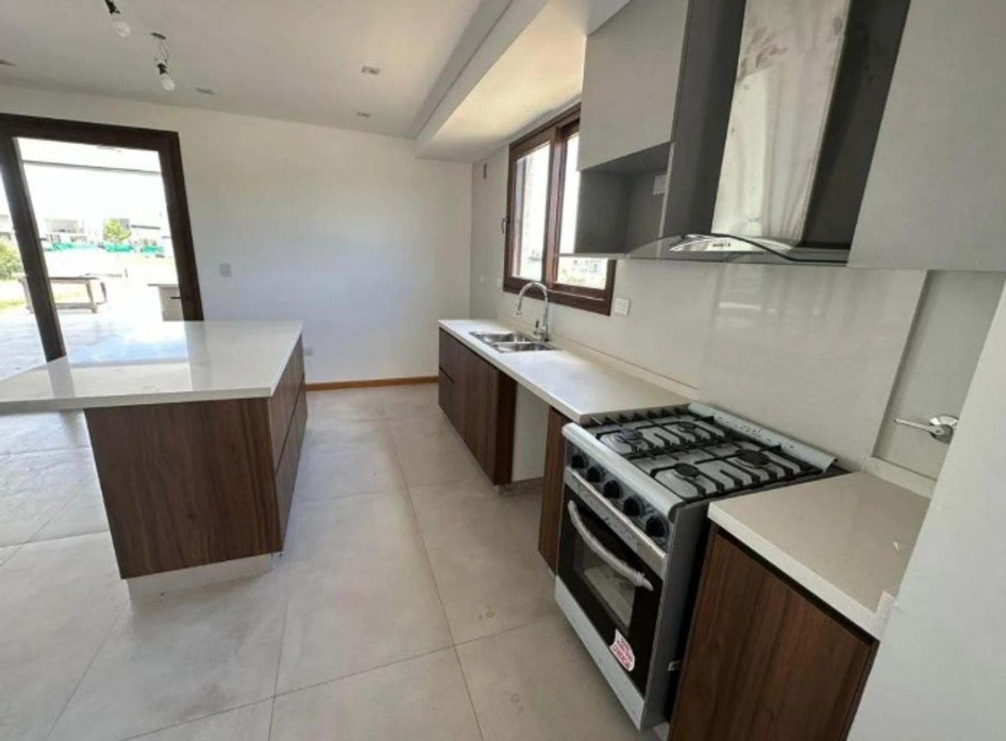 Casa en Venta en Terralagos, USD 620.000