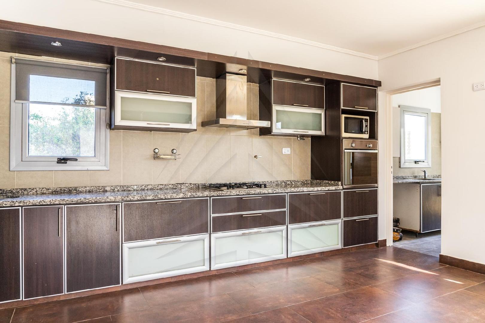 Casa en Venta en La Arbolada Hollywood, USD 350.000