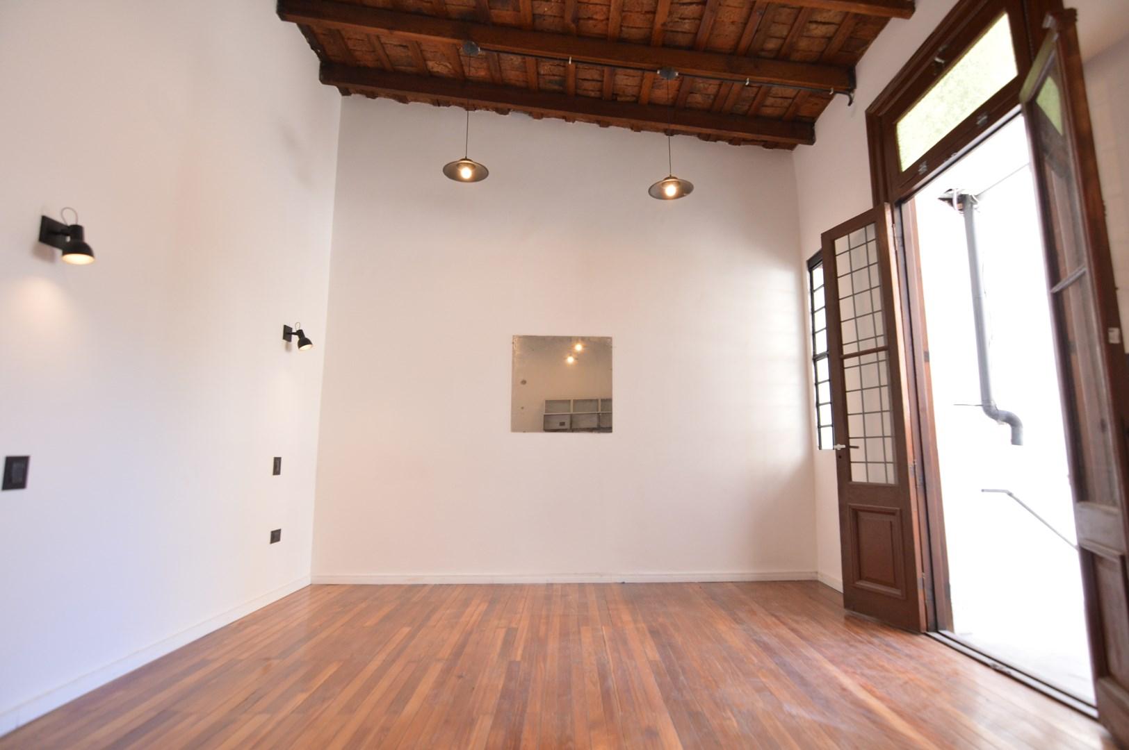 Depto Tipo Casa 2 ambientes con 1 baño