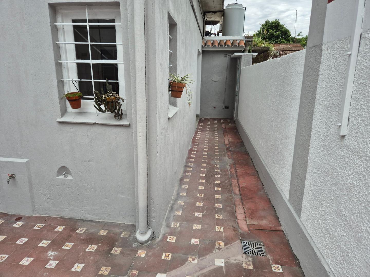 Depto Tipo Casa 3 ambientes con 2 baños