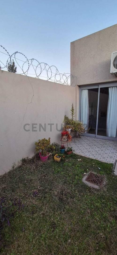 Se vende ph impecable planta baja en Rafaela
