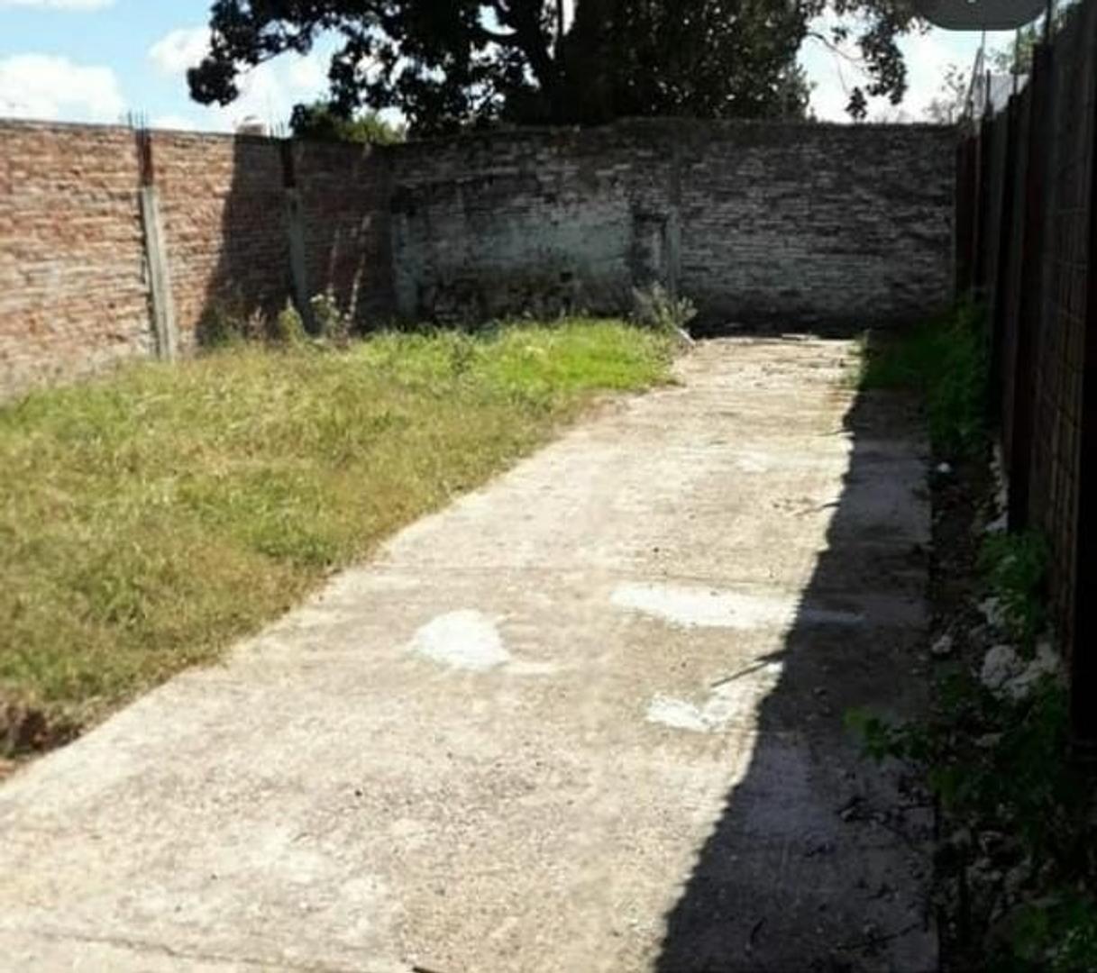 VILLA BALLESTER CENTRO: LOTE 8,30 x 35m, APTO TODO DESTINO