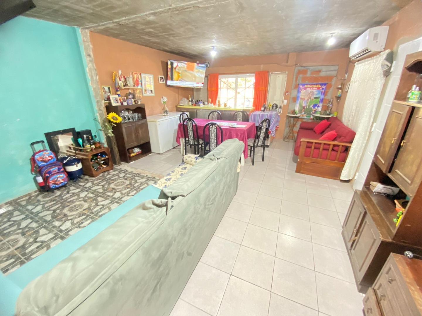 Casa 3 ambientes con 1 baño