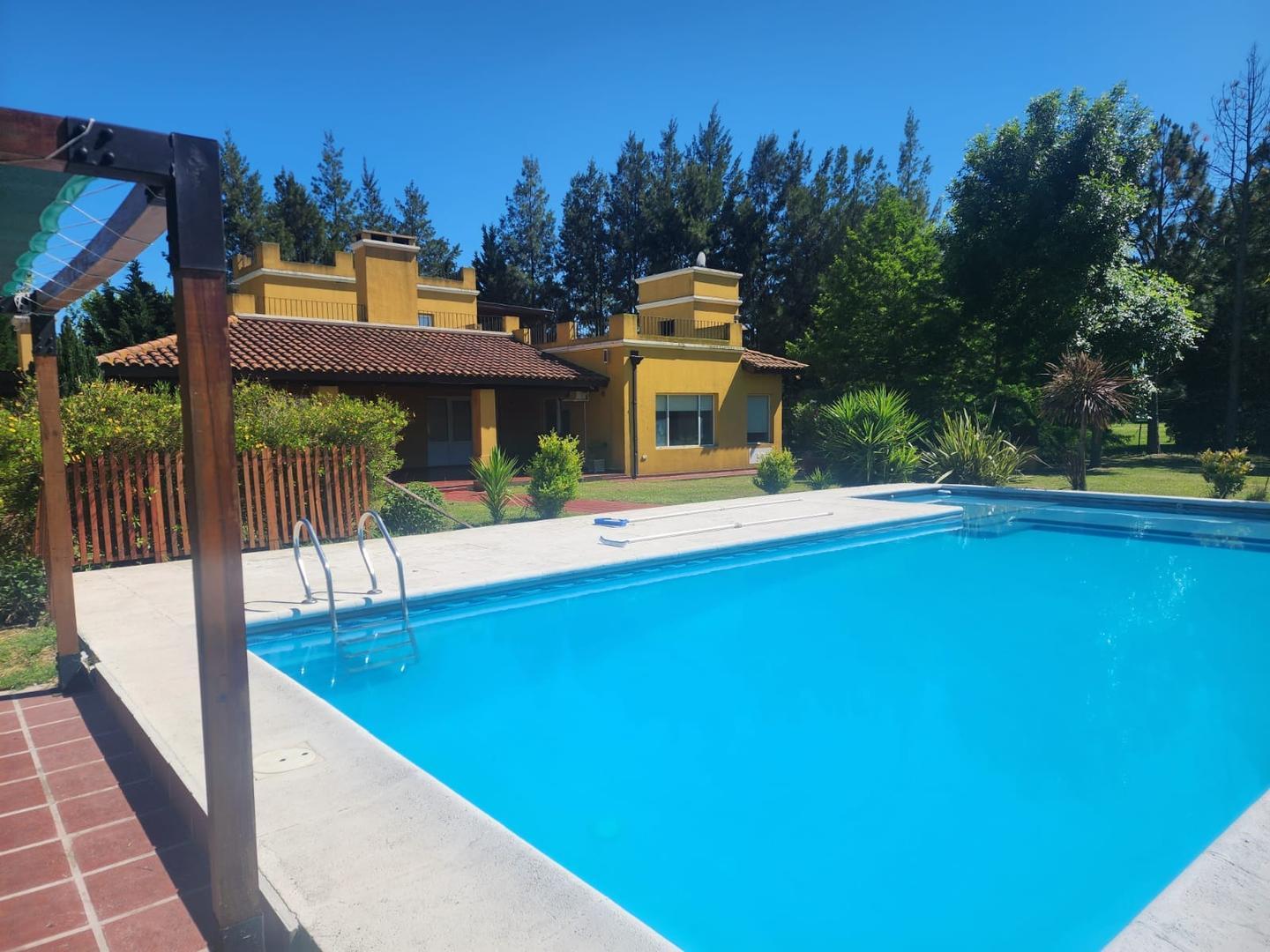 Casa 4 ambientes con 4 baños