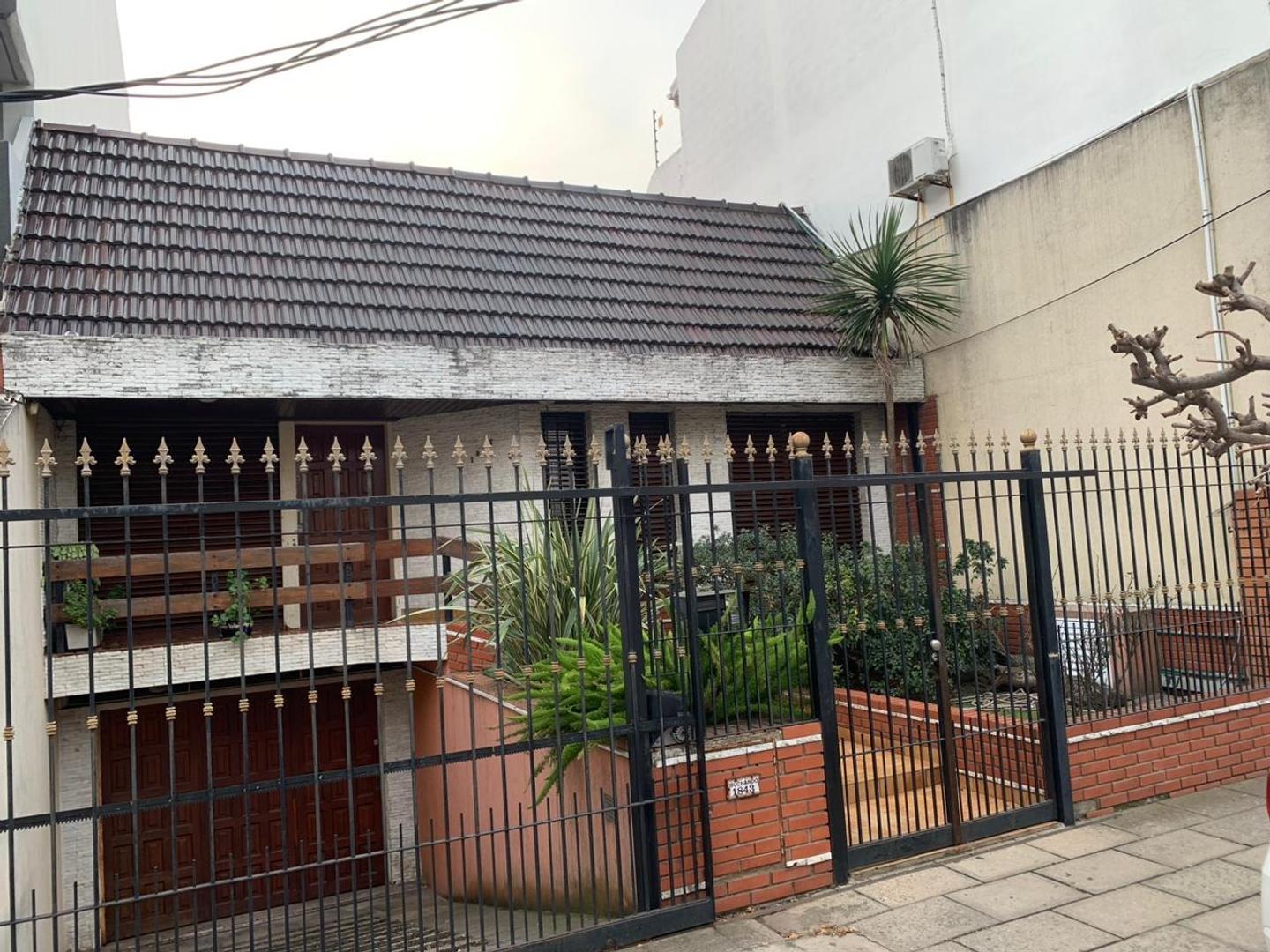 chalet 4 ambientes venta Villa Luzuriaga