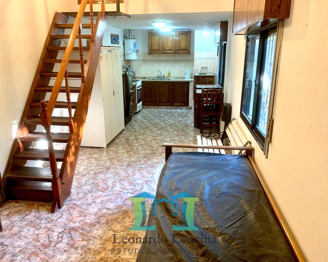 Casa 2 ambientes con 1 baño