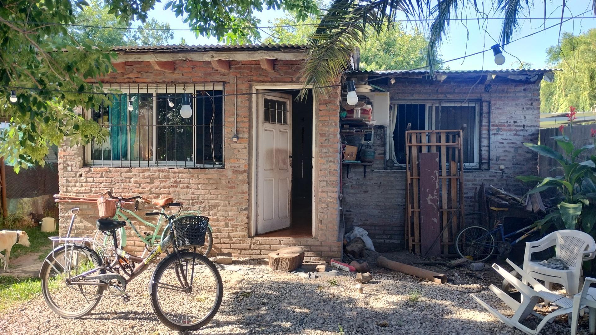 Casa 2 ambientes con 1 baño
