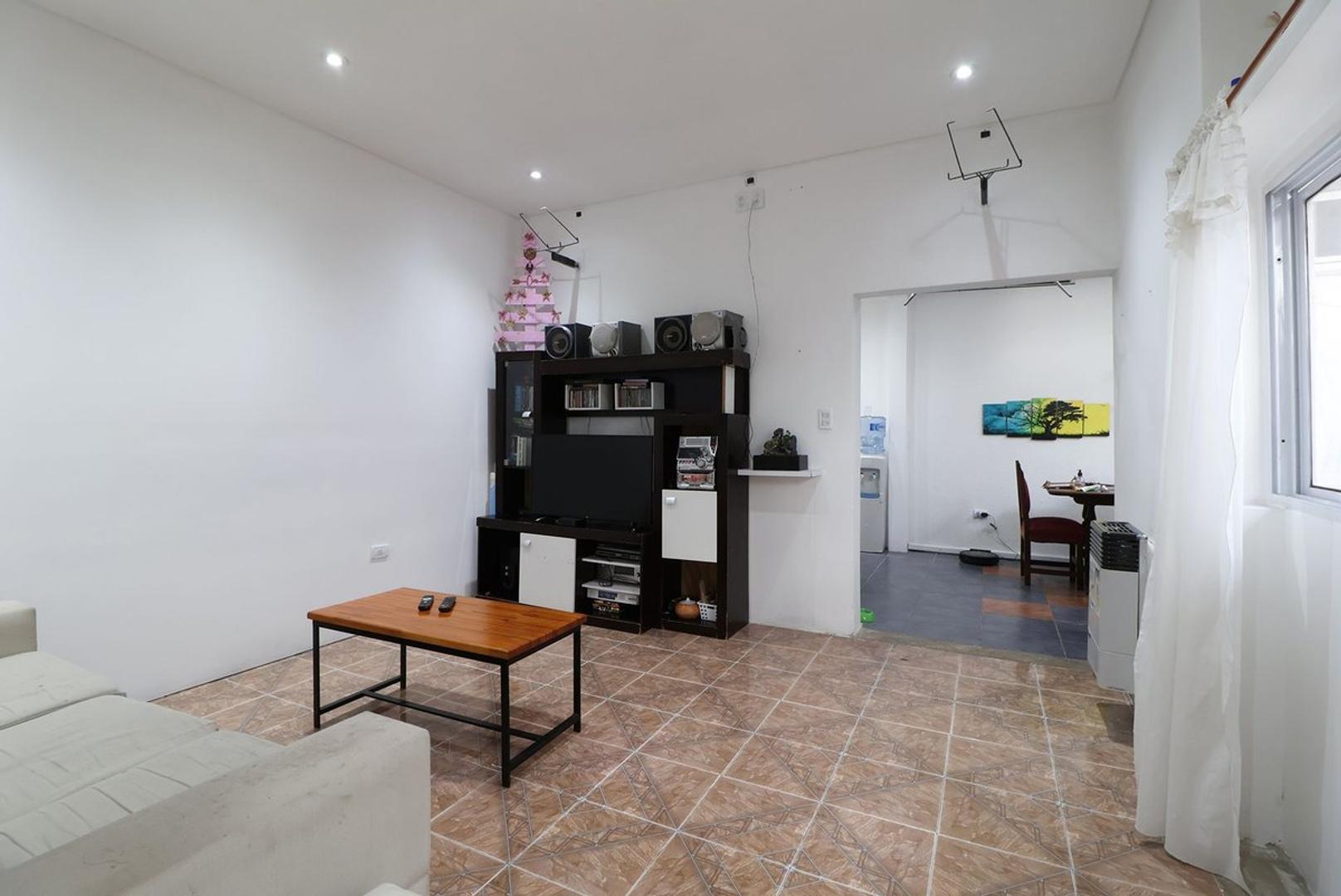 CASA 3 AMBIENTES CON COCHERA Y TERRAZA ZONA GERLI