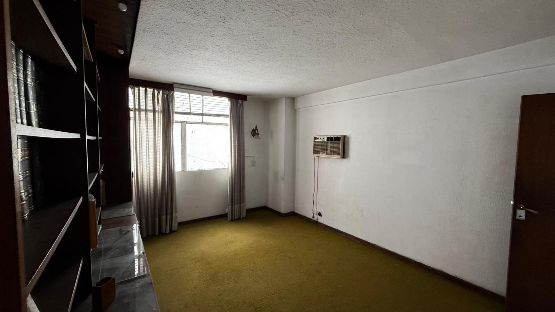 Duarte Quiros 500, Piso 3