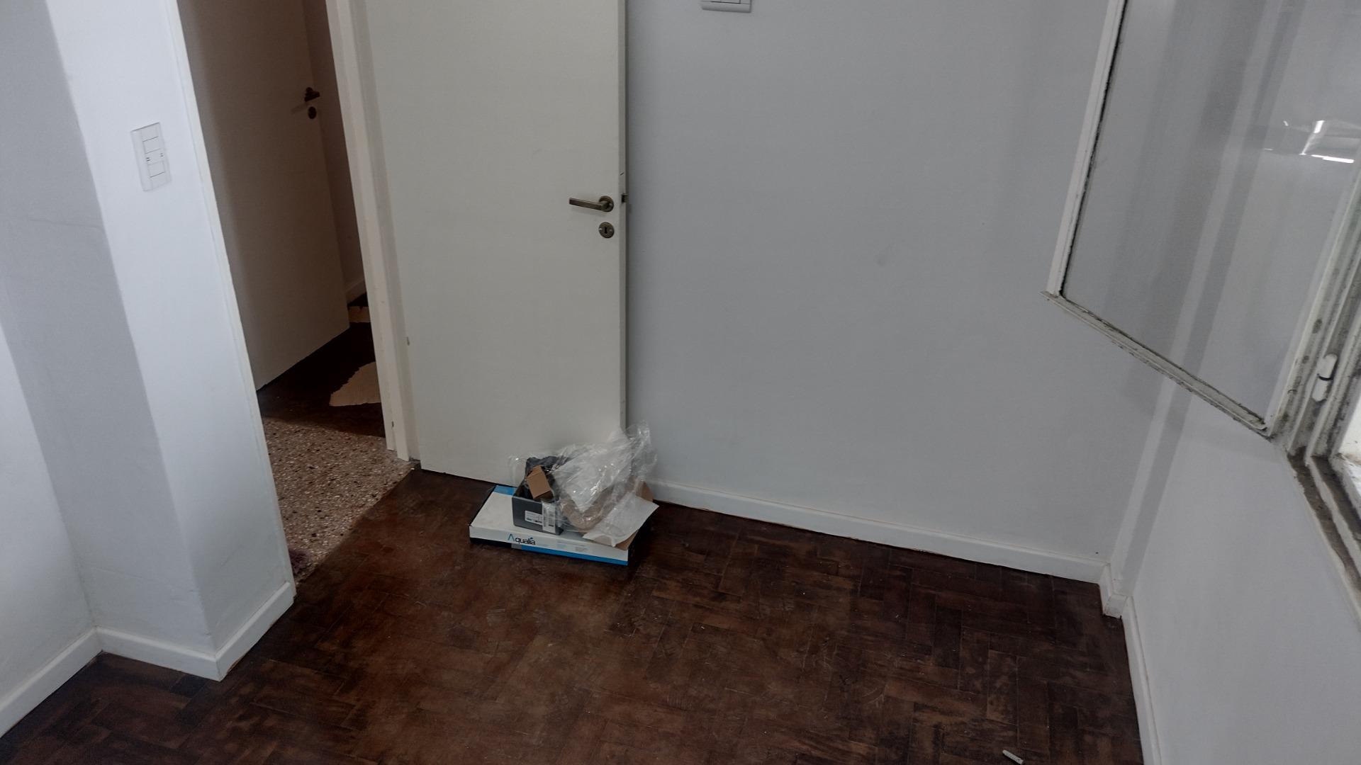 Chilecito 3700, Piso 1