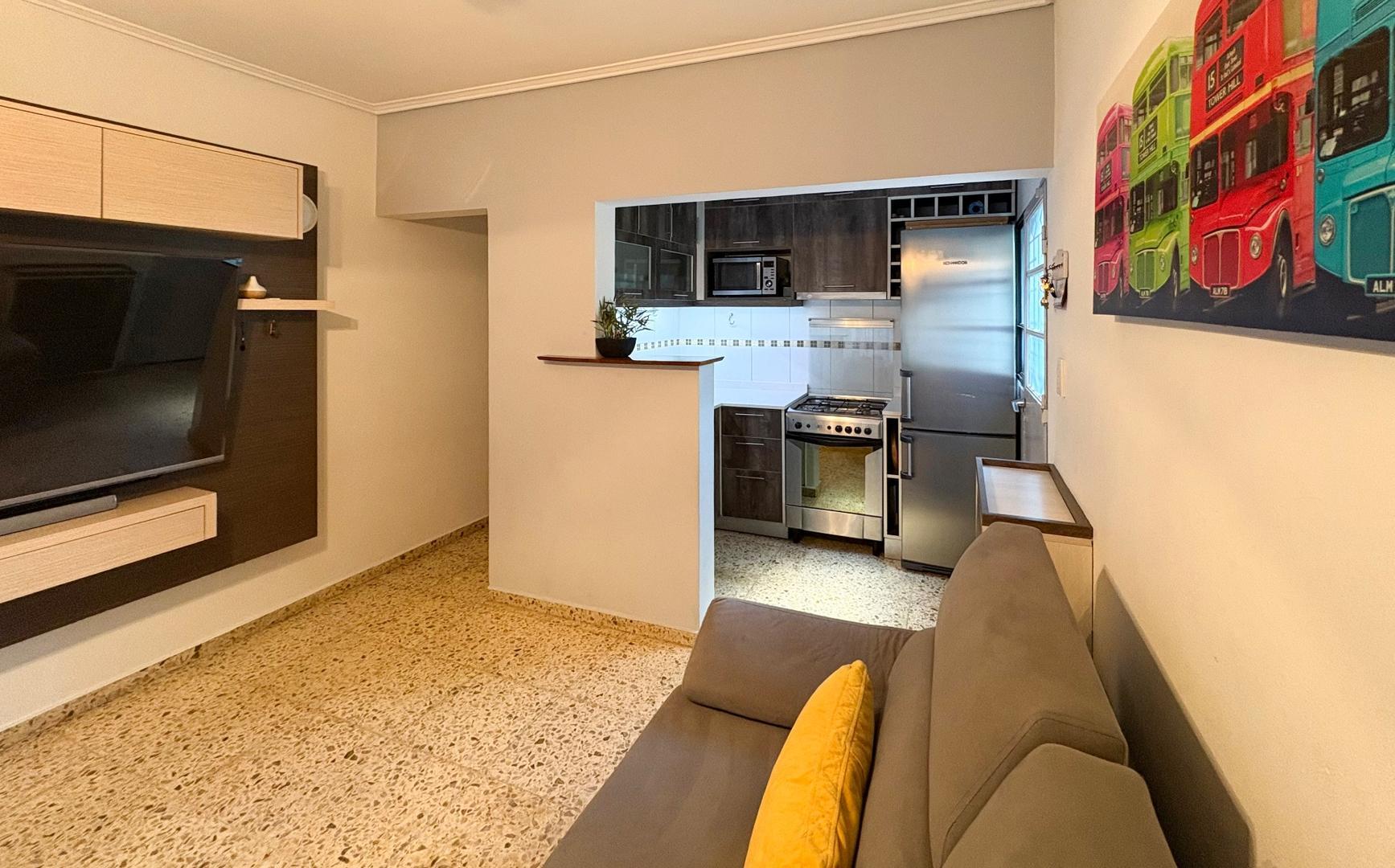 Casa 4 ambientes con 2 baños