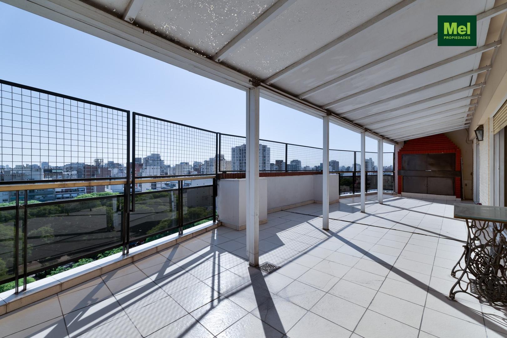 Piso 4 ambientes con 2 cocheras y baulera