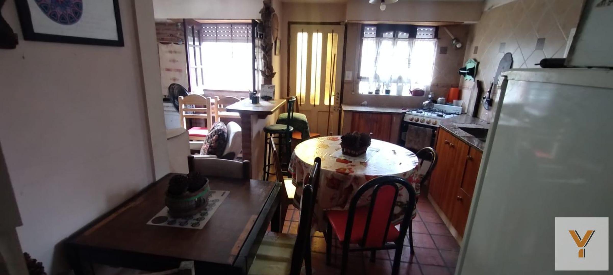 Casa 4 ambientes con 1 baño