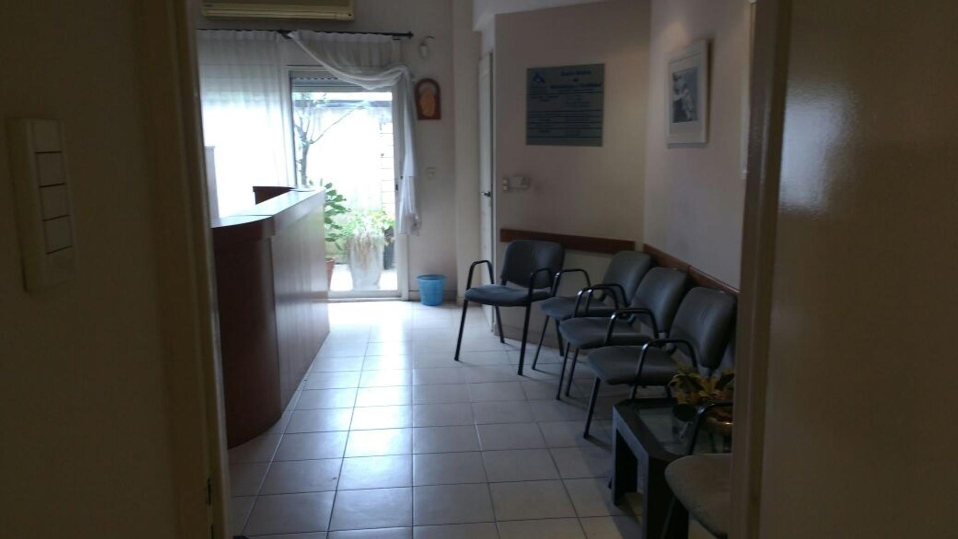 Depto 3 amb. Planta Baja, céntrico, apto profesional