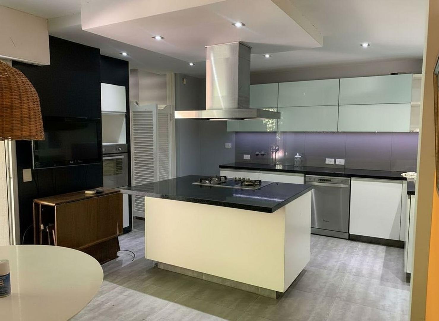 Rodríguez Peña 100