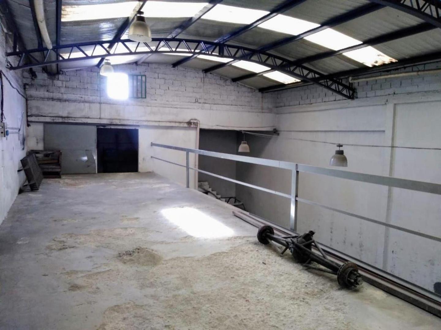 VENTA EN BLOCK - 6 DEPARTAMENTOS + GALPON