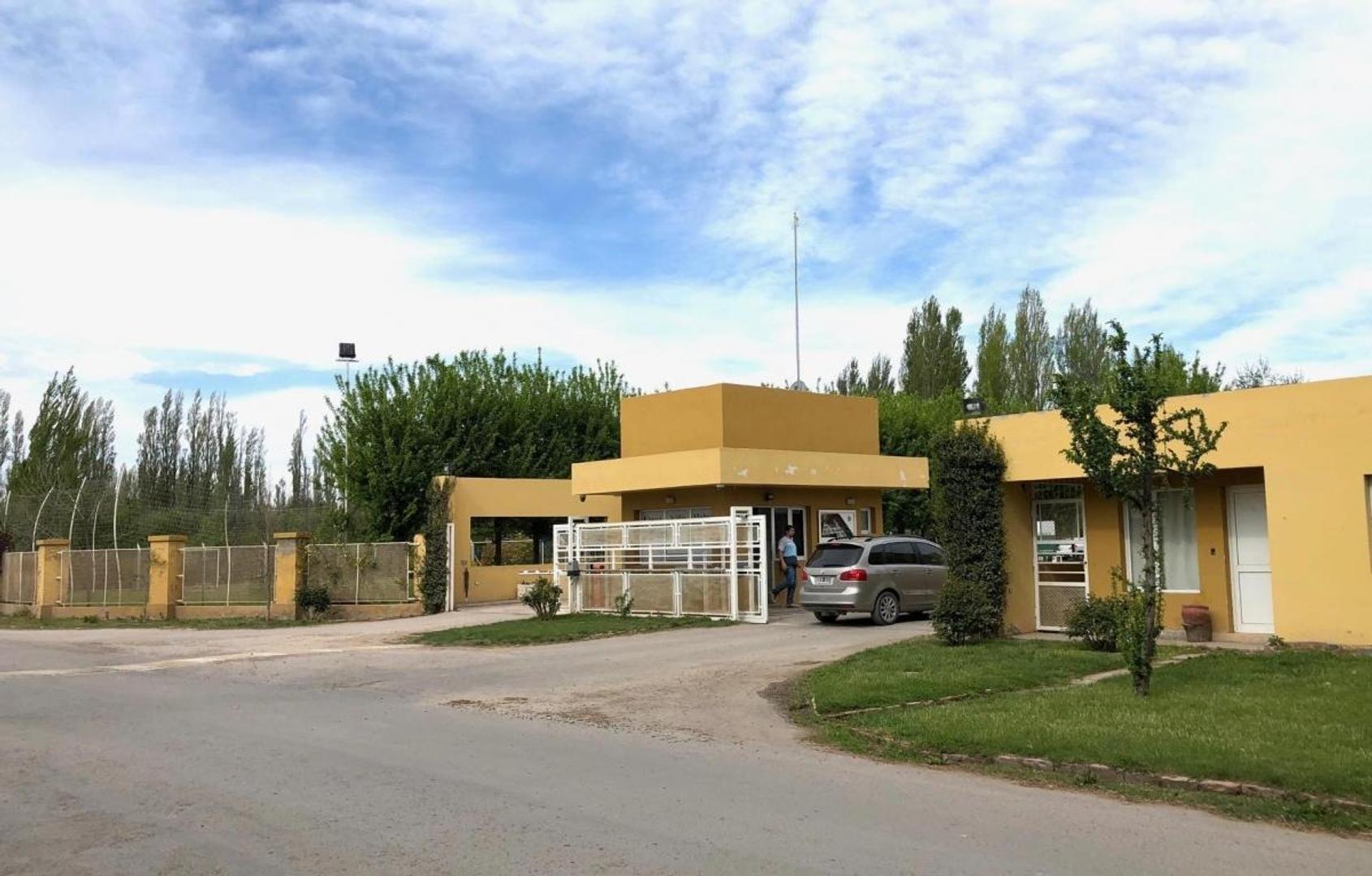 Casa en finca villa mulluen (limite neuquen /plottier)