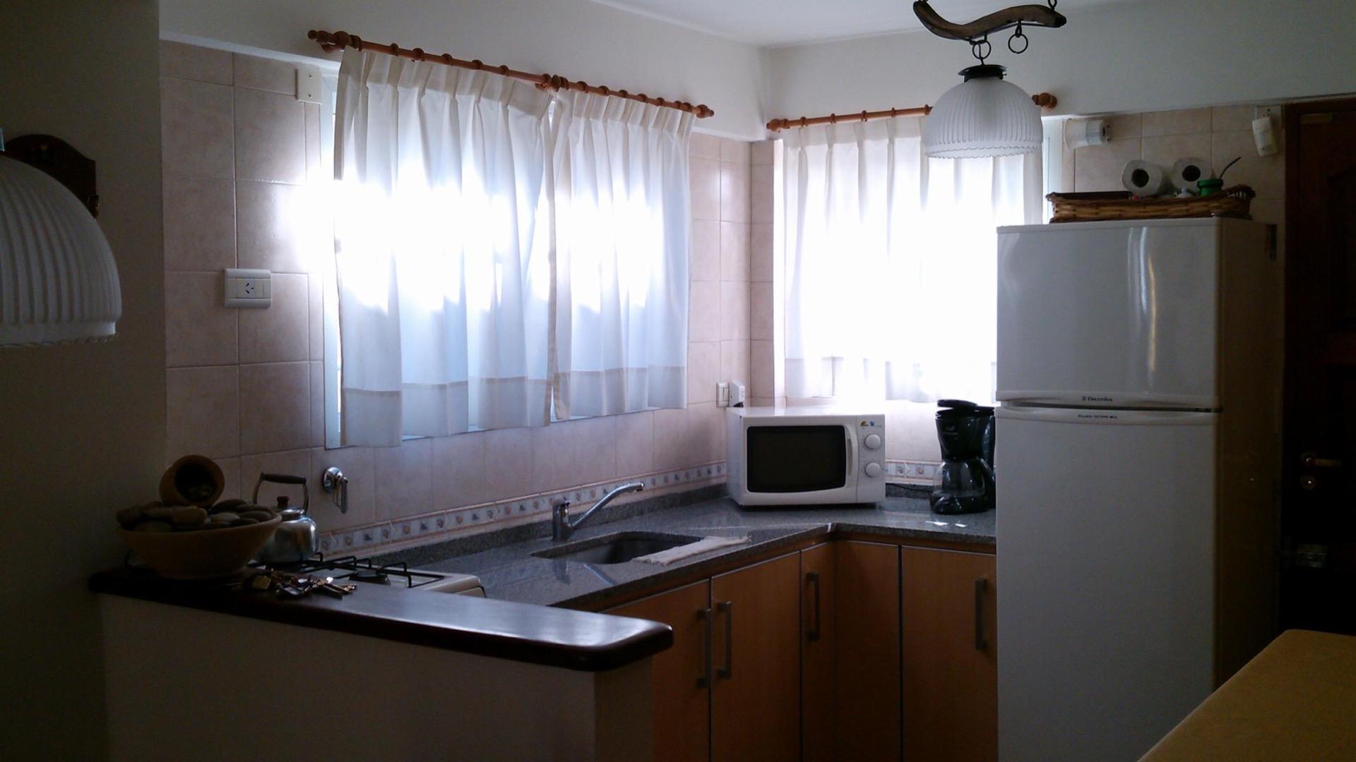 Casa 3 ambientes con 2 baños