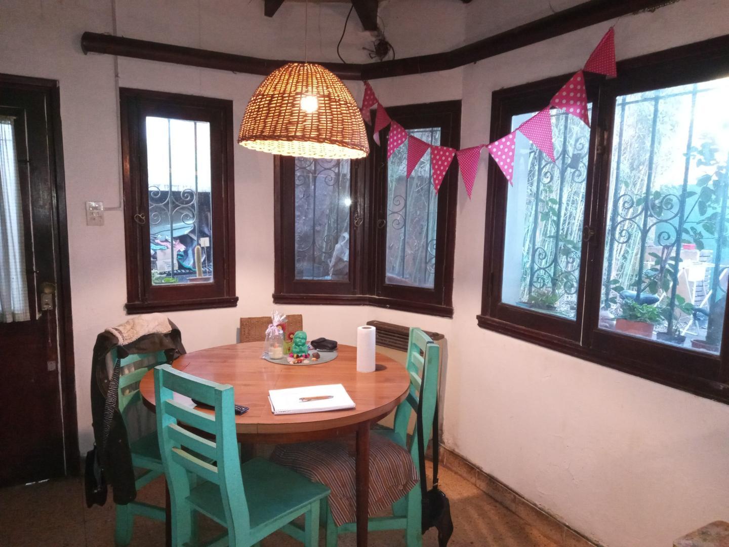 Casa 2 ambientes con 1 baño